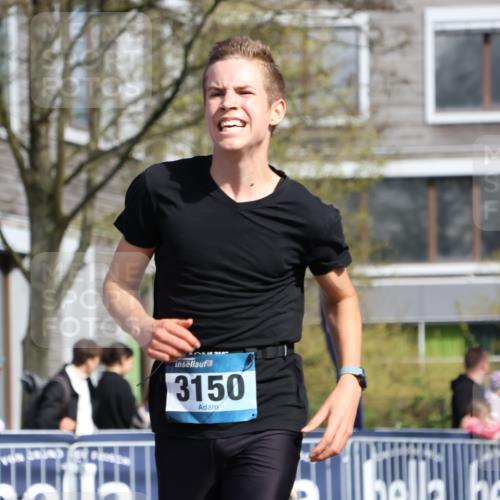 07.04.2024 - 43. Internationalen Wilhelmsburger Insellauf Strokosch-Dieckow http://msf.ph/oto/6047841 07.04.2024 11:20:19 Ziel 3150, 3496, 4311 meine-sportfotos.de
