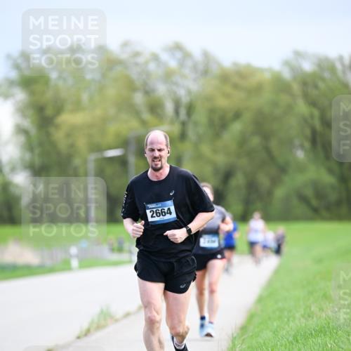 07.04.2024 - 43. Internationalen Wilhelmsburger Insellauf Dr. Thomas Lammeyer http://msf.ph/oto/6047842 07.04.2024 11:10:42 Laufen 2664 meine-sportfotos.de