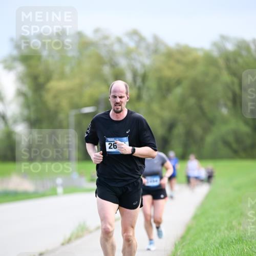 07.04.2024 - 43. Internationalen Wilhelmsburger Insellauf Dr. Thomas Lammeyer http://msf.ph/oto/6047852 07.04.2024 11:10:43 Laufen 26 meine-sportfotos.de