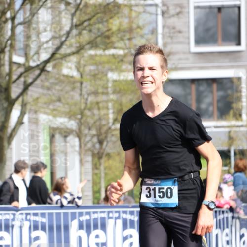 07.04.2024 - 43. Internationalen Wilhelmsburger Insellauf Strokosch-Dieckow http://msf.ph/oto/6047856 07.04.2024 11:20:19 Ziel 3150, 3496, 4311 meine-sportfotos.de