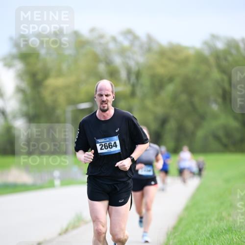 07.04.2024 - 43. Internationalen Wilhelmsburger Insellauf Dr. Thomas Lammeyer http://msf.ph/oto/6047857 07.04.2024 11:10:43 Laufen 2664 meine-sportfotos.de