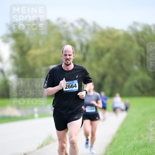 07.04.2024 - 43. Internationalen Wilhelmsburger Insellauf Dr. Thomas Lammeyer http://msf.ph/oto/6047859 07.04.2024 11:10:43 Laufen 2664 meine-sportfotos.de