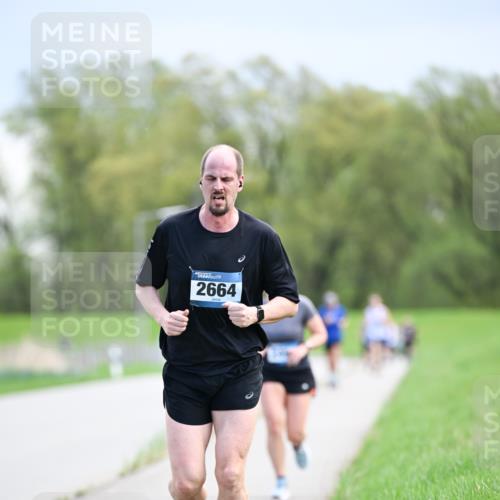 07.04.2024 - 43. Internationalen Wilhelmsburger Insellauf Dr. Thomas Lammeyer http://msf.ph/oto/6047863 07.04.2024 11:10:44 Laufen 2664 meine-sportfotos.de