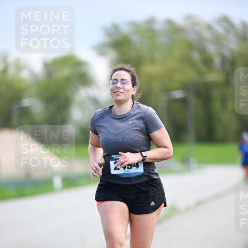 07.04.2024 - 43. Internationalen Wilhelmsburger Insellauf Dr. Thomas Lammeyer http://msf.ph/oto/6047881 07.04.2024 11:10:48 Laufen 43, 4454 meine-sportfotos.de