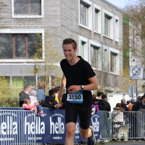 07.04.2024 - 43. Internationalen Wilhelmsburger Insellauf Strokosch-Dieckow http://msf.ph/oto/6047885 07.04.2024 11:20:18 Ziel 3150, 3496, 4311 meine-sportfotos.de