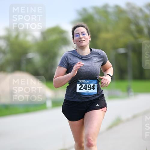 07.04.2024 - 43. Internationalen Wilhelmsburger Insellauf Dr. Thomas Lammeyer http://msf.ph/oto/6047886 07.04.2024 11:10:49 Laufen 2494 meine-sportfotos.de