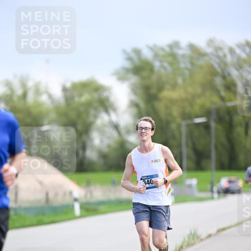 07.04.2024 - 43. Internationalen Wilhelmsburger Insellauf Dr. Thomas Lammeyer http://msf.ph/oto/6047959 07.04.2024 11:11:05 Laufen 340 meine-sportfotos.de