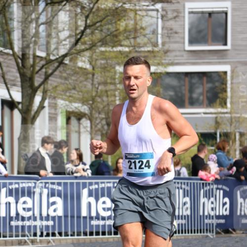 07.04.2024 - 43. Internationalen Wilhelmsburger Insellauf Strokosch-Dieckow http://msf.ph/oto/6047963 07.04.2024 11:20:07 Ziel 2020, 2124 meine-sportfotos.de