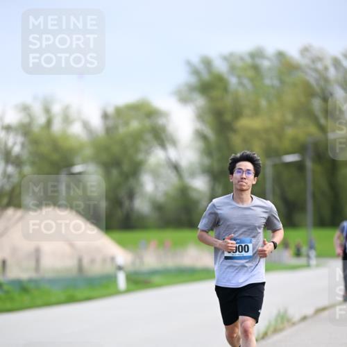 07.04.2024 - 43. Internationalen Wilhelmsburger Insellauf Dr. Thomas Lammeyer http://msf.ph/oto/6047989 07.04.2024 11:11:13 Laufen 006 meine-sportfotos.de
