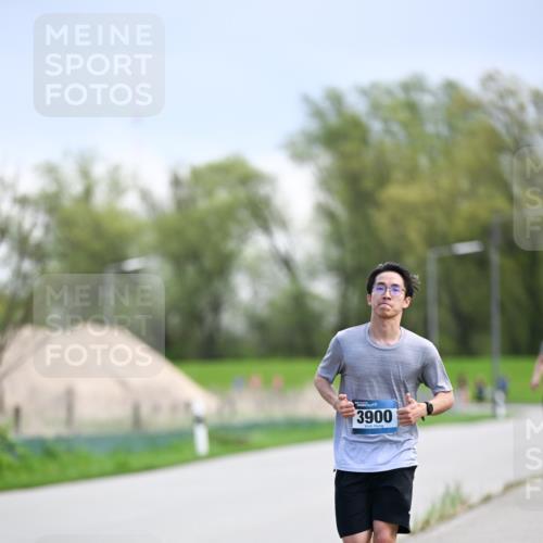 07.04.2024 - 43. Internationalen Wilhelmsburger Insellauf Dr. Thomas Lammeyer http://msf.ph/oto/6047991 07.04.2024 11:11:13 Laufen 3900 meine-sportfotos.de