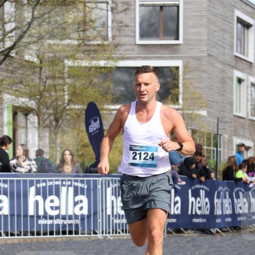 07.04.2024 - 43. Internationalen Wilhelmsburger Insellauf Strokosch-Dieckow http://msf.ph/oto/6047992 07.04.2024 11:20:07 Ziel 2020, 2124 meine-sportfotos.de