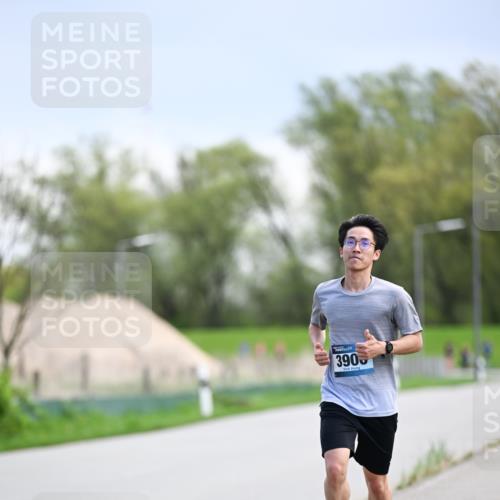 07.04.2024 - 43. Internationalen Wilhelmsburger Insellauf Dr. Thomas Lammeyer http://msf.ph/oto/6047995 07.04.2024 11:11:13 Laufen 390 meine-sportfotos.de