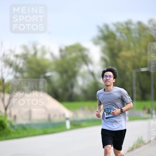 07.04.2024 - 43. Internationalen Wilhelmsburger Insellauf Dr. Thomas Lammeyer http://msf.ph/oto/6047997 07.04.2024 11:11:13 Laufen 390 meine-sportfotos.de