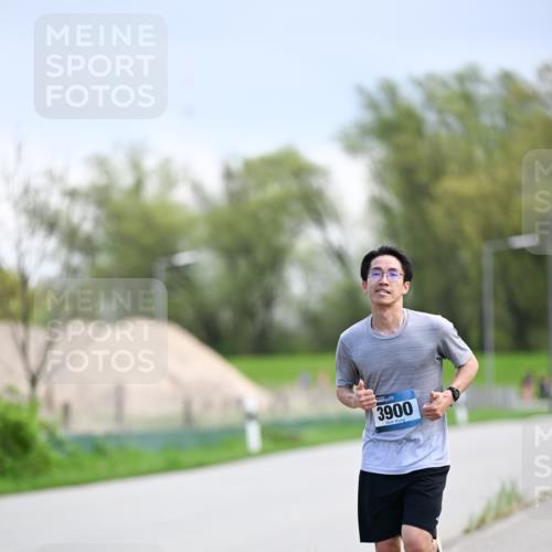 07.04.2024 - 43. Internationalen Wilhelmsburger Insellauf Dr. Thomas Lammeyer http://msf.ph/oto/6047998 07.04.2024 11:11:13 Laufen 3900 meine-sportfotos.de
