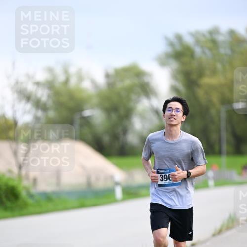 07.04.2024 - 43. Internationalen Wilhelmsburger Insellauf Dr. Thomas Lammeyer http://msf.ph/oto/6048006 07.04.2024 11:11:14 Laufen 390 meine-sportfotos.de