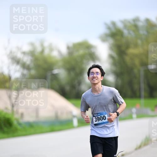 07.04.2024 - 43. Internationalen Wilhelmsburger Insellauf Dr. Thomas Lammeyer http://msf.ph/oto/6048011 07.04.2024 11:11:14 Laufen 3900 meine-sportfotos.de