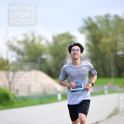07.04.2024 - 43. Internationalen Wilhelmsburger Insellauf Dr. Thomas Lammeyer http://msf.ph/oto/6048013 07.04.2024 11:11:14 Laufen 5900 meine-sportfotos.de