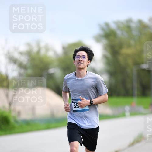07.04.2024 - 43. Internationalen Wilhelmsburger Insellauf Dr. Thomas Lammeyer http://msf.ph/oto/6048021 07.04.2024 11:11:15 Laufen 39 meine-sportfotos.de