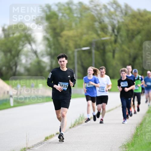 07.04.2024 - 43. Internationalen Wilhelmsburger Insellauf Dr. Thomas Lammeyer http://msf.ph/oto/6048056 07.04.2024 11:11:23 Laufen 4078, 3825 meine-sportfotos.de