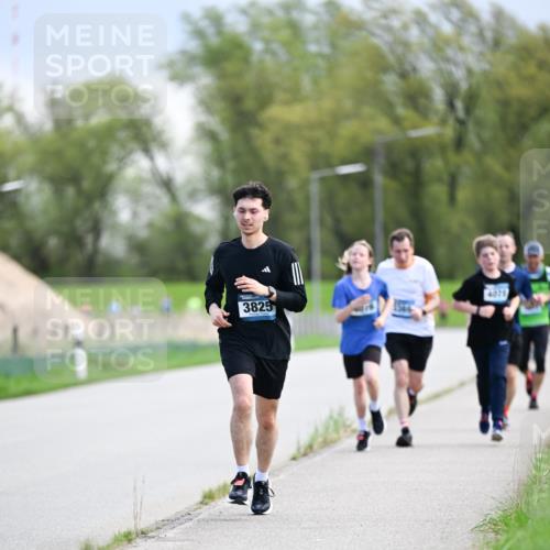 07.04.2024 - 43. Internationalen Wilhelmsburger Insellauf Dr. Thomas Lammeyer http://msf.ph/oto/6048060 07.04.2024 11:11:23 Laufen 3825, 4079 meine-sportfotos.de