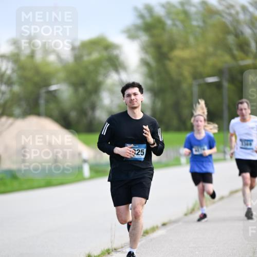 07.04.2024 - 43. Internationalen Wilhelmsburger Insellauf Dr. Thomas Lammeyer http://msf.ph/oto/6048066 07.04.2024 11:11:25 Laufen 25 meine-sportfotos.de