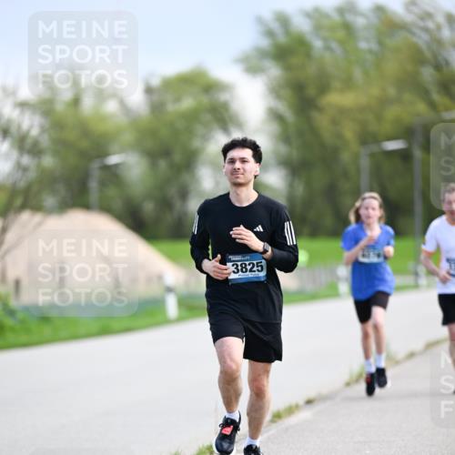 07.04.2024 - 43. Internationalen Wilhelmsburger Insellauf Dr. Thomas Lammeyer http://msf.ph/oto/6048069 07.04.2024 11:11:25 Laufen 3825 meine-sportfotos.de