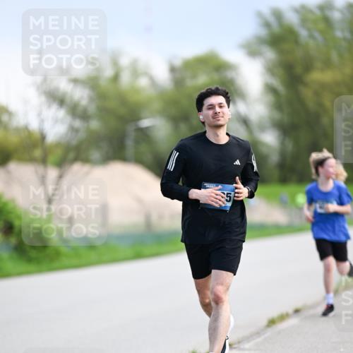 07.04.2024 - 43. Internationalen Wilhelmsburger Insellauf Dr. Thomas Lammeyer http://msf.ph/oto/6048077 07.04.2024 11:11:25 Laufen  meine-sportfotos.de