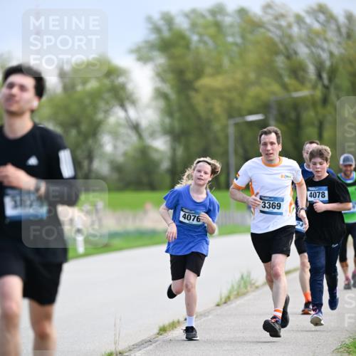 07.04.2024 - 43. Internationalen Wilhelmsburger Insellauf Dr. Thomas Lammeyer http://msf.ph/oto/6048086 07.04.2024 11:11:26 Laufen 4076, 4078, 3369 meine-sportfotos.de
