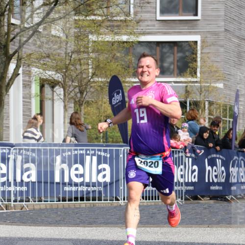 07.04.2024 - 43. Internationalen Wilhelmsburger Insellauf Strokosch-Dieckow http://msf.ph/oto/6048144 07.04.2024 11:19:58 Ziel 2020, 2124 meine-sportfotos.de