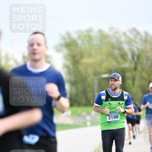 07.04.2024 - 43. Internationalen Wilhelmsburger Insellauf Dr. Thomas Lammeyer http://msf.ph/oto/6048149 07.04.2024 11:11:33 Laufen 3199 meine-sportfotos.de