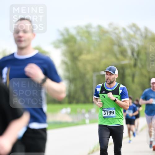 07.04.2024 - 43. Internationalen Wilhelmsburger Insellauf Dr. Thomas Lammeyer http://msf.ph/oto/6048152 07.04.2024 11:11:33 Laufen 3199 meine-sportfotos.de