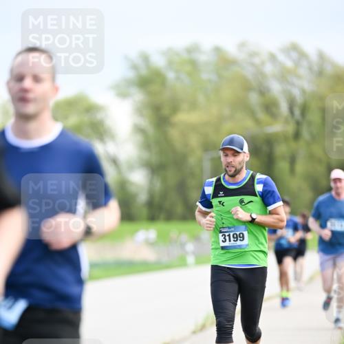 07.04.2024 - 43. Internationalen Wilhelmsburger Insellauf Dr. Thomas Lammeyer http://msf.ph/oto/6048154 07.04.2024 11:11:33 Laufen 3199 meine-sportfotos.de