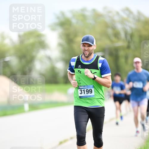 07.04.2024 - 43. Internationalen Wilhelmsburger Insellauf Dr. Thomas Lammeyer http://msf.ph/oto/6048173 07.04.2024 11:11:34 Laufen 3199 meine-sportfotos.de