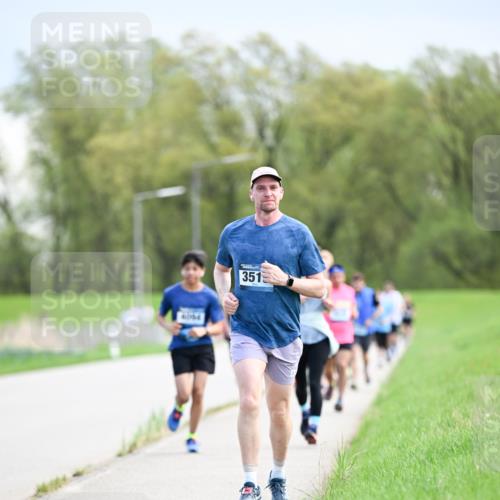 07.04.2024 - 43. Internationalen Wilhelmsburger Insellauf Dr. Thomas Lammeyer http://msf.ph/oto/6048183 07.04.2024 11:11:36 Laufen 351 meine-sportfotos.de