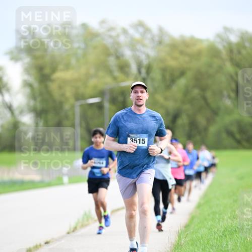 07.04.2024 - 43. Internationalen Wilhelmsburger Insellauf Dr. Thomas Lammeyer http://msf.ph/oto/6048189 07.04.2024 11:11:36 Laufen 3515 meine-sportfotos.de