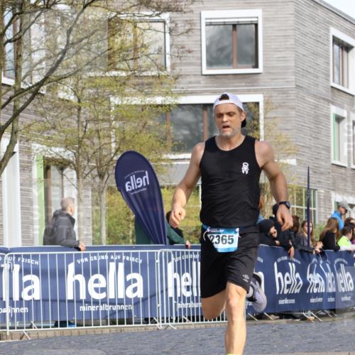 07.04.2024 - 43. Internationalen Wilhelmsburger Insellauf Strokosch-Dieckow http://msf.ph/oto/6048229 07.04.2024 11:19:14 Ziel 2116, 2365, 3439, 3949 meine-sportfotos.de