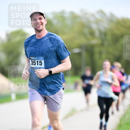 07.04.2024 - 43. Internationalen Wilhelmsburger Insellauf Dr. Thomas Lammeyer http://msf.ph/oto/6048234 07.04.2024 11:11:39 Laufen 3515 meine-sportfotos.de