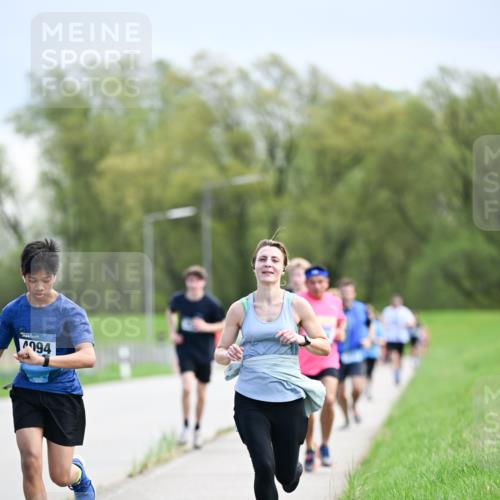 07.04.2024 - 43. Internationalen Wilhelmsburger Insellauf Dr. Thomas Lammeyer http://msf.ph/oto/6048240 07.04.2024 11:11:40 Laufen 094 meine-sportfotos.de
