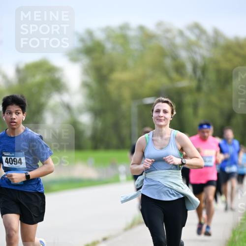 07.04.2024 - 43. Internationalen Wilhelmsburger Insellauf Dr. Thomas Lammeyer http://msf.ph/oto/6048261 07.04.2024 11:11:42 Laufen 4094 meine-sportfotos.de