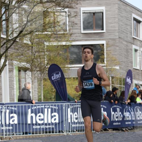 07.04.2024 - 43. Internationalen Wilhelmsburger Insellauf Strokosch-Dieckow http://msf.ph/oto/6048303 07.04.2024 11:19:11 Ziel 2116, 2365, 2392, 3439, 3949 meine-sportfotos.de