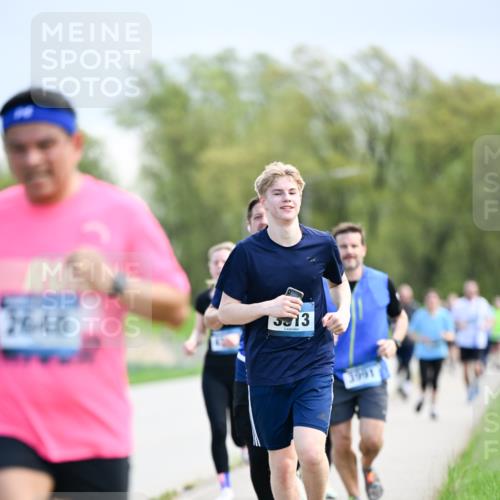 07.04.2024 - 43. Internationalen Wilhelmsburger Insellauf Dr. Thomas Lammeyer http://msf.ph/oto/6048331 07.04.2024 11:11:47 Laufen 2648, 513, 1991 meine-sportfotos.de