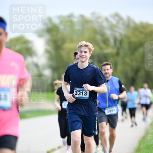 07.04.2024 - 43. Internationalen Wilhelmsburger Insellauf Dr. Thomas Lammeyer http://msf.ph/oto/6048337 07.04.2024 11:11:48 Laufen 3313, 1991 meine-sportfotos.de