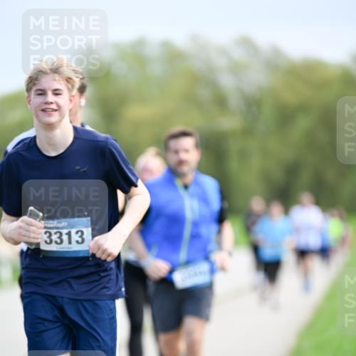 07.04.2024 - 43. Internationalen Wilhelmsburger Insellauf Dr. Thomas Lammeyer http://msf.ph/oto/6048357 07.04.2024 11:11:49 Laufen 3313 meine-sportfotos.de