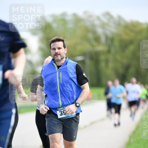 07.04.2024 - 43. Internationalen Wilhelmsburger Insellauf Dr. Thomas Lammeyer http://msf.ph/oto/6048371 07.04.2024 11:11:50 Laufen 39 meine-sportfotos.de