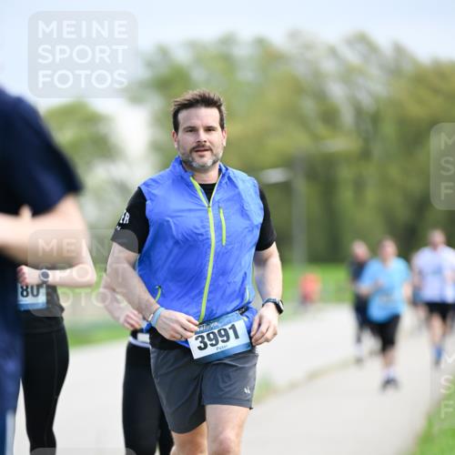 07.04.2024 - 43. Internationalen Wilhelmsburger Insellauf Dr. Thomas Lammeyer http://msf.ph/oto/6048376 07.04.2024 11:11:51 Laufen 80, 3991 meine-sportfotos.de