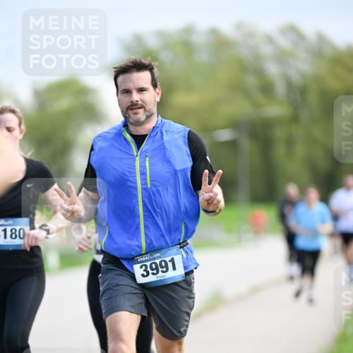 07.04.2024 - 43. Internationalen Wilhelmsburger Insellauf Dr. Thomas Lammeyer http://msf.ph/oto/6048380 07.04.2024 11:11:51 Laufen 180, 3991 meine-sportfotos.de