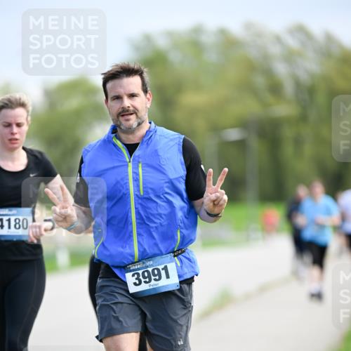 07.04.2024 - 43. Internationalen Wilhelmsburger Insellauf Dr. Thomas Lammeyer http://msf.ph/oto/6048382 07.04.2024 11:11:51 Laufen 4180, 3991 meine-sportfotos.de