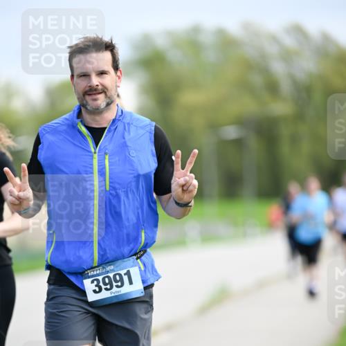 07.04.2024 - 43. Internationalen Wilhelmsburger Insellauf Dr. Thomas Lammeyer http://msf.ph/oto/6048389 07.04.2024 11:11:51 Laufen 3991 meine-sportfotos.de