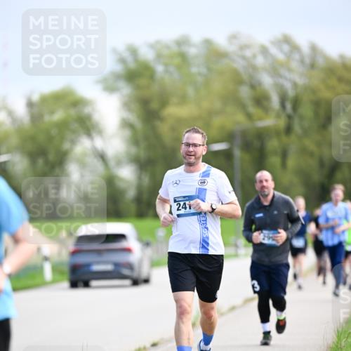 07.04.2024 - 43. Internationalen Wilhelmsburger Insellauf Dr. Thomas Lammeyer http://msf.ph/oto/6048427 07.04.2024 11:12:00 Laufen 241 meine-sportfotos.de