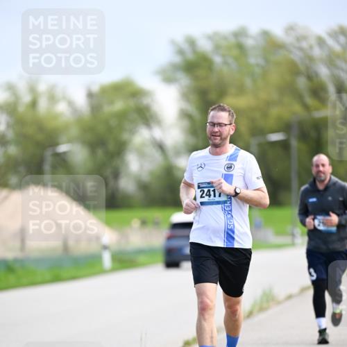 07.04.2024 - 43. Internationalen Wilhelmsburger Insellauf Dr. Thomas Lammeyer http://msf.ph/oto/6048438 07.04.2024 11:12:00 Laufen 241, 7 meine-sportfotos.de